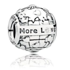 Pandora 2018 Club Charm with Diamond